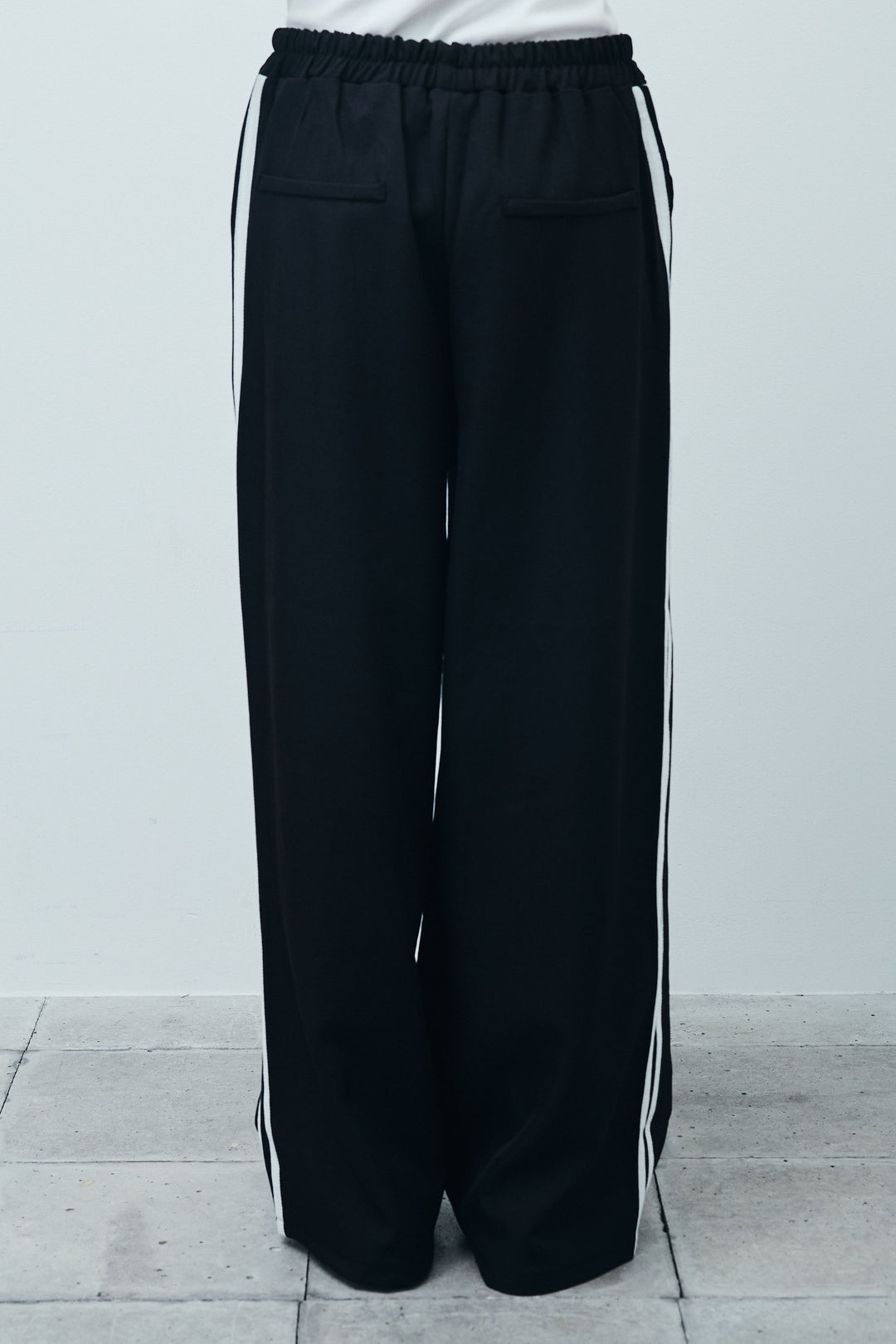 サイドラインワイドパンツ