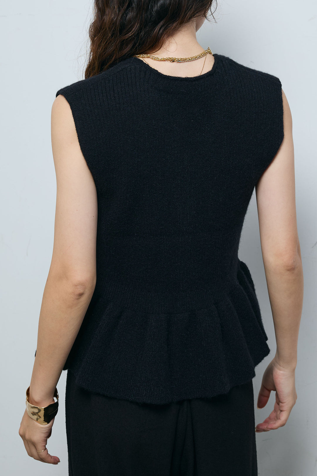 [予約]アルパカタッチペプラムノースリプルオーバー