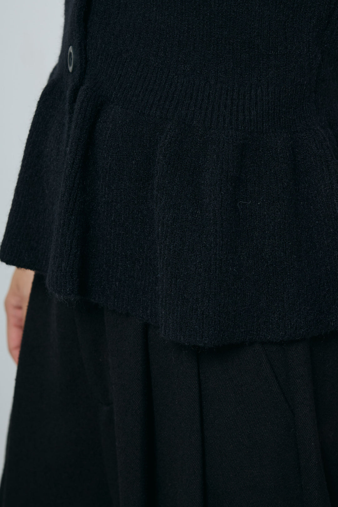 [予約]アルパカタッチペプラムノースリプルオーバー