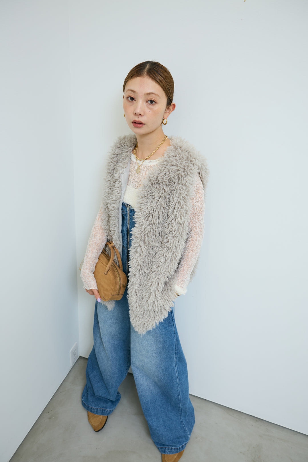 [予約/SET]プードルファーベスト+シアーレーストップス+フロントジップストラップデザインデニムサロペット(3set)