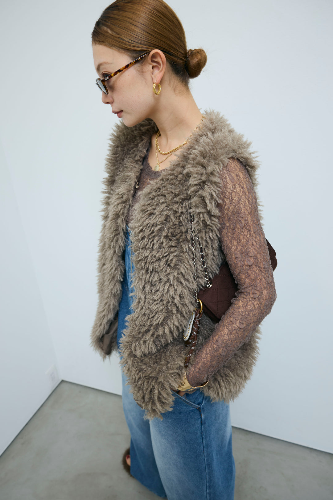 [予約/SET]プードルファーベスト+シアーレーストップス+フロントジップストラップデザインデニムサロペット(3set)