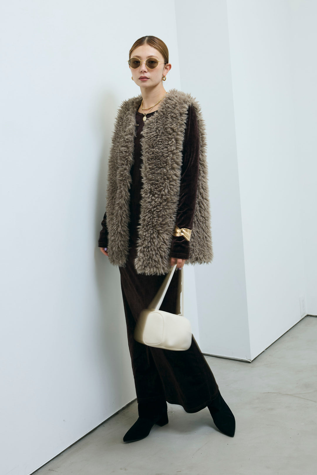 [予約/SET]ベロアバックオープンワンピース+プードルファーベスト(2set)