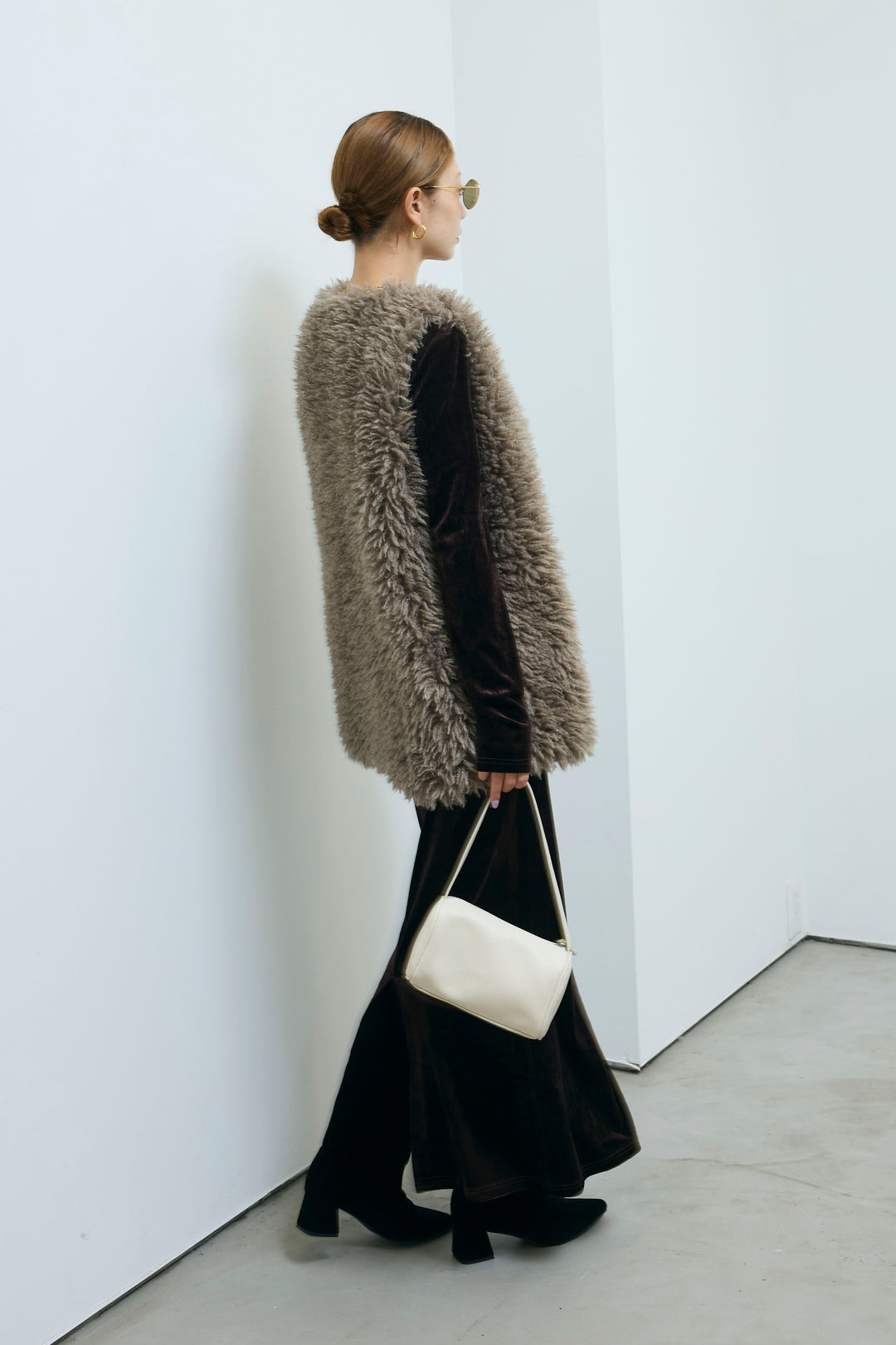 [予約/SET]ベロアバックオープンワンピース+プードルファーベスト(2set)