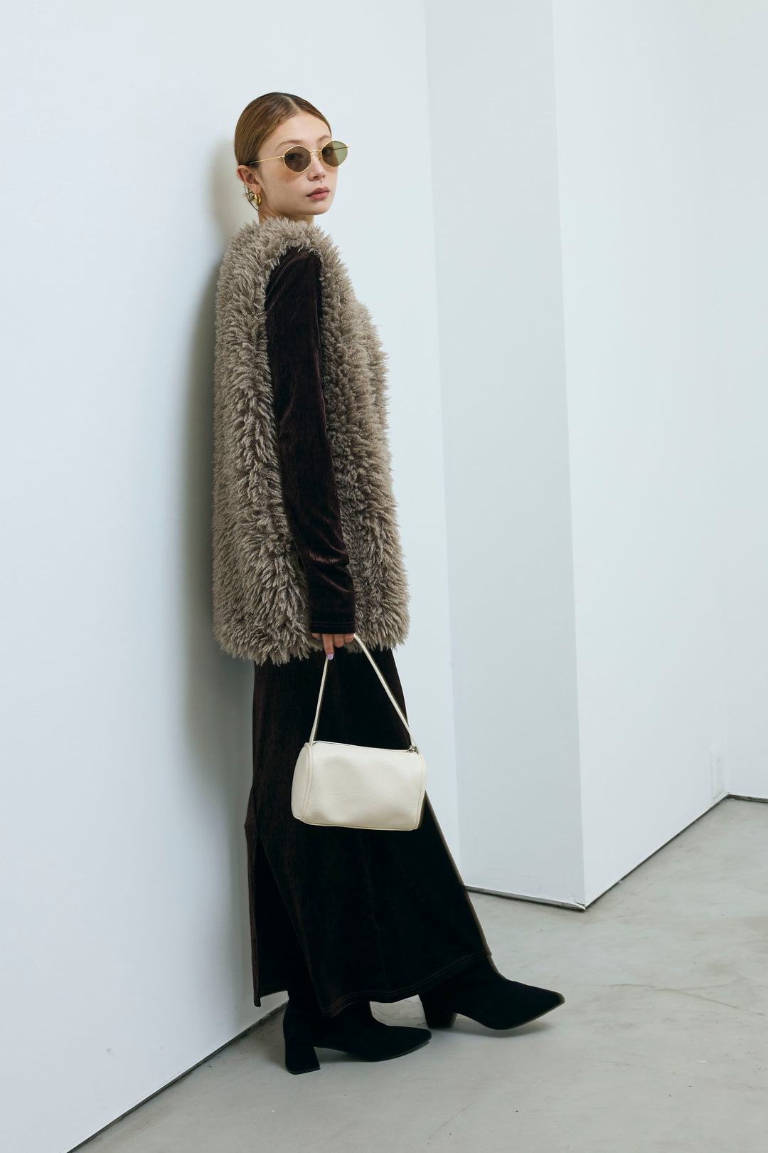 [予約/SET]ベロアバックオープンワンピース+プードルファーベスト(2set)