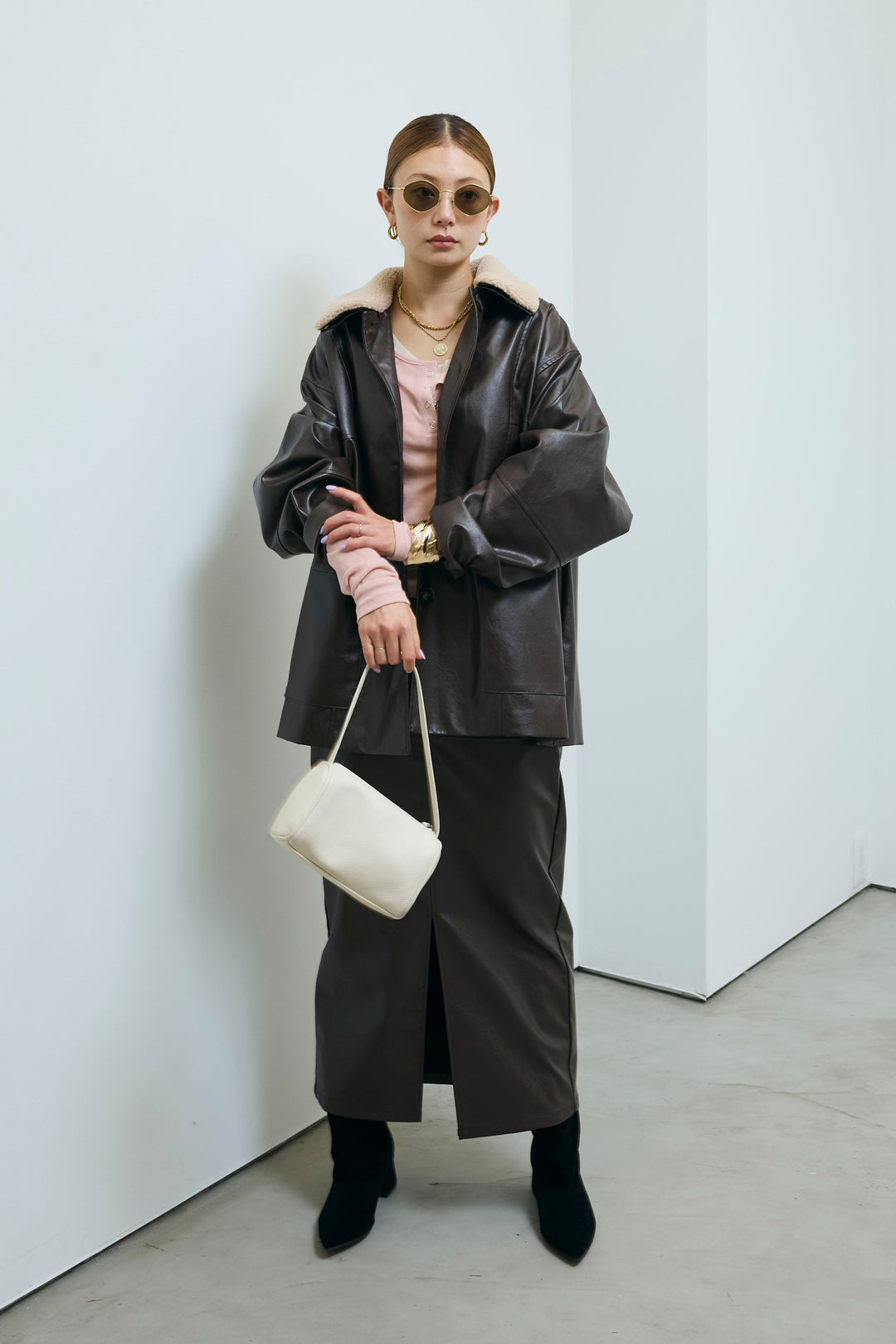 [予約/SET]ボアつきフェイクレザーカバーオール+シアーヘンリーネックロンT+エコレザーバックスリットペンシルスカート(3set)