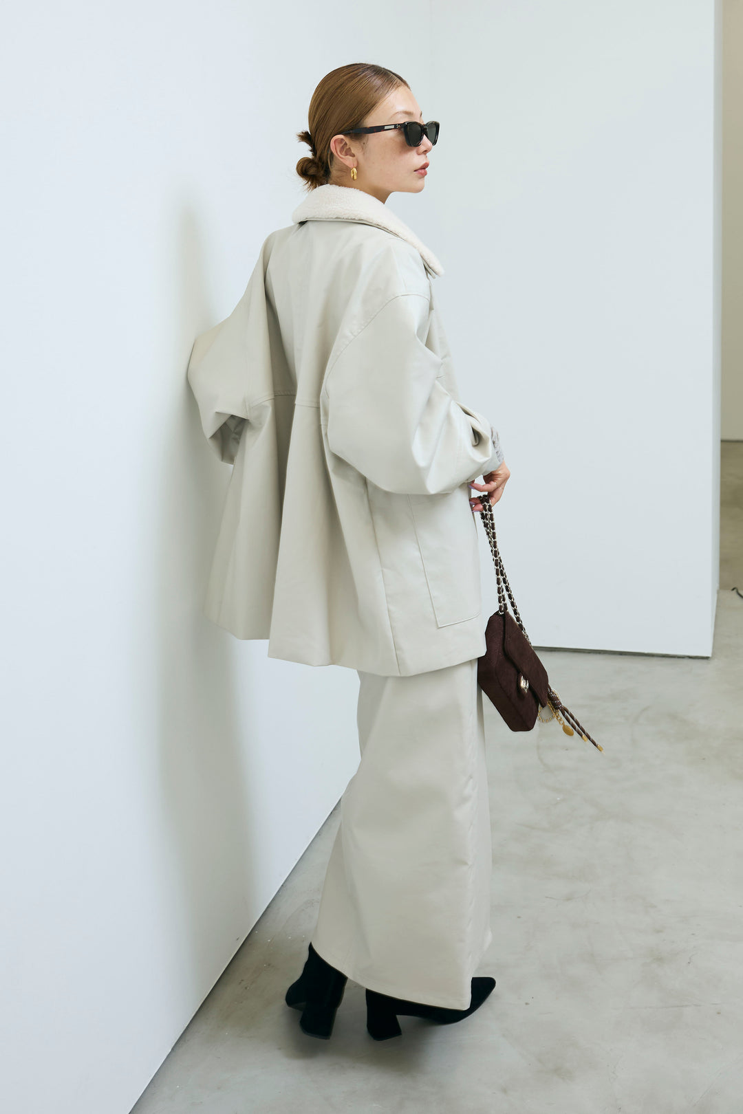 [予約/SET]ボアつきフェイクレザーカバーオール+シアーヘンリーネックロンT+エコレザーバックスリットペンシルスカート(3set)