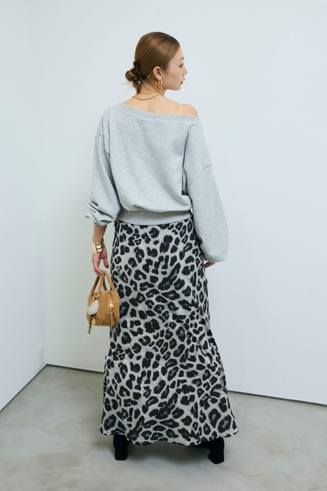 [予約/SET]裏毛アシメショルダープルオーバー+レオパードナロースカート(2set)