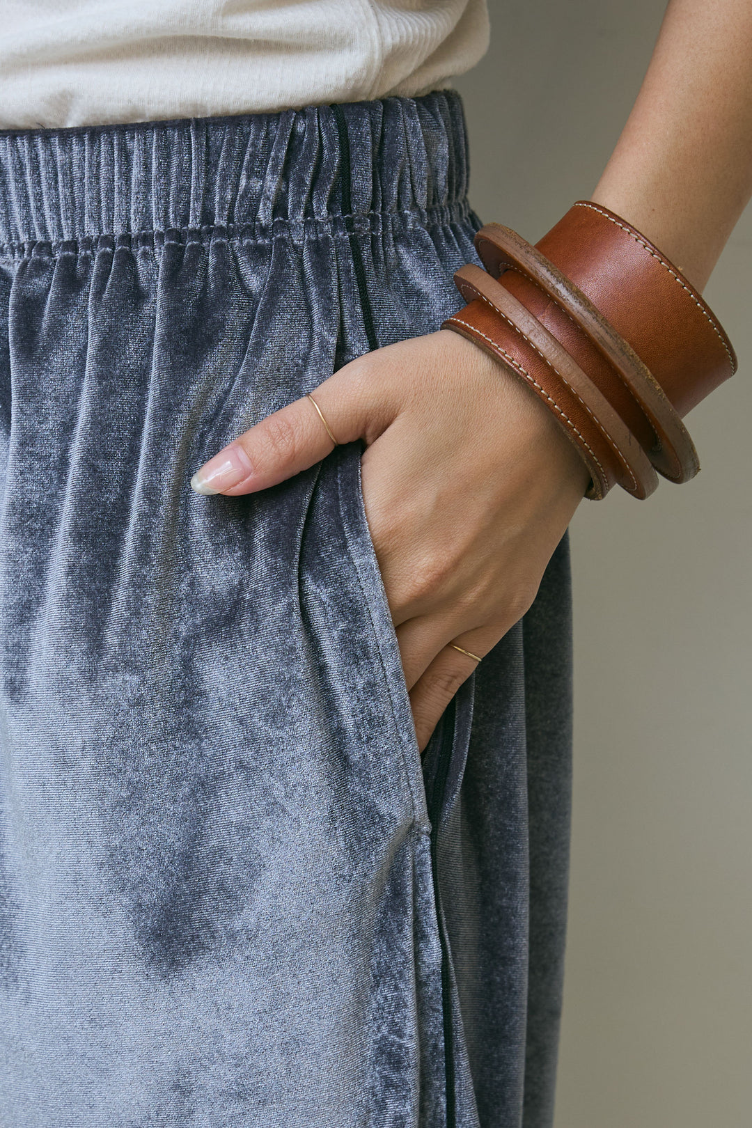 [予約/SET]ダンスフェザーベスト+ベロアサイドラインパンツ(2set)