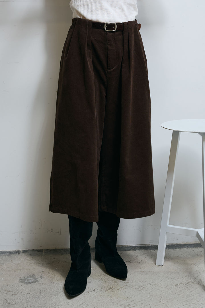 [予約]ベルト付き細畝コーデュロイショーツ