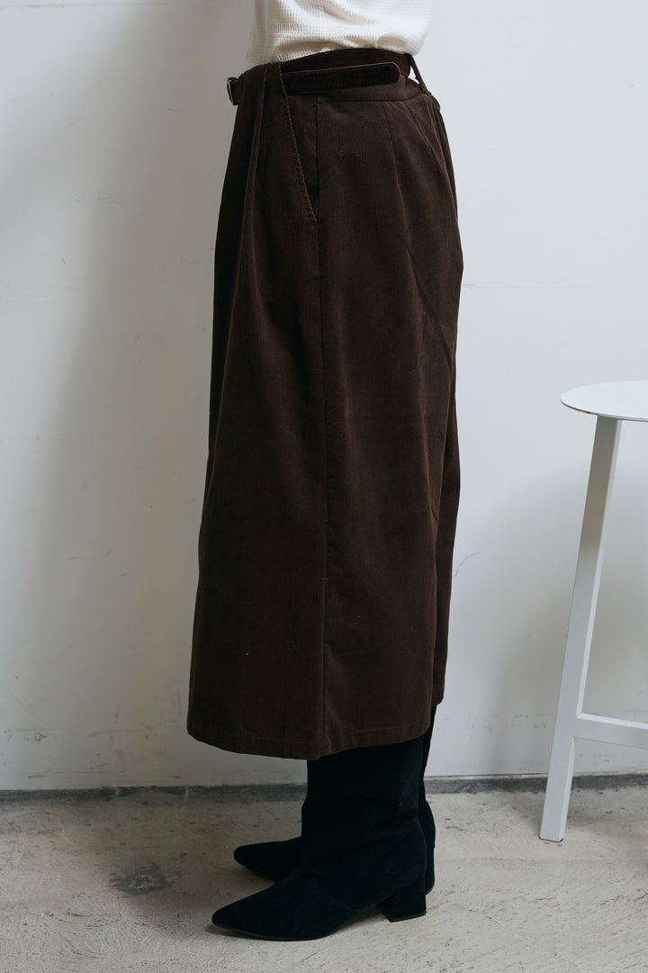 [予約]ベルト付き細畝コーデュロイショーツ