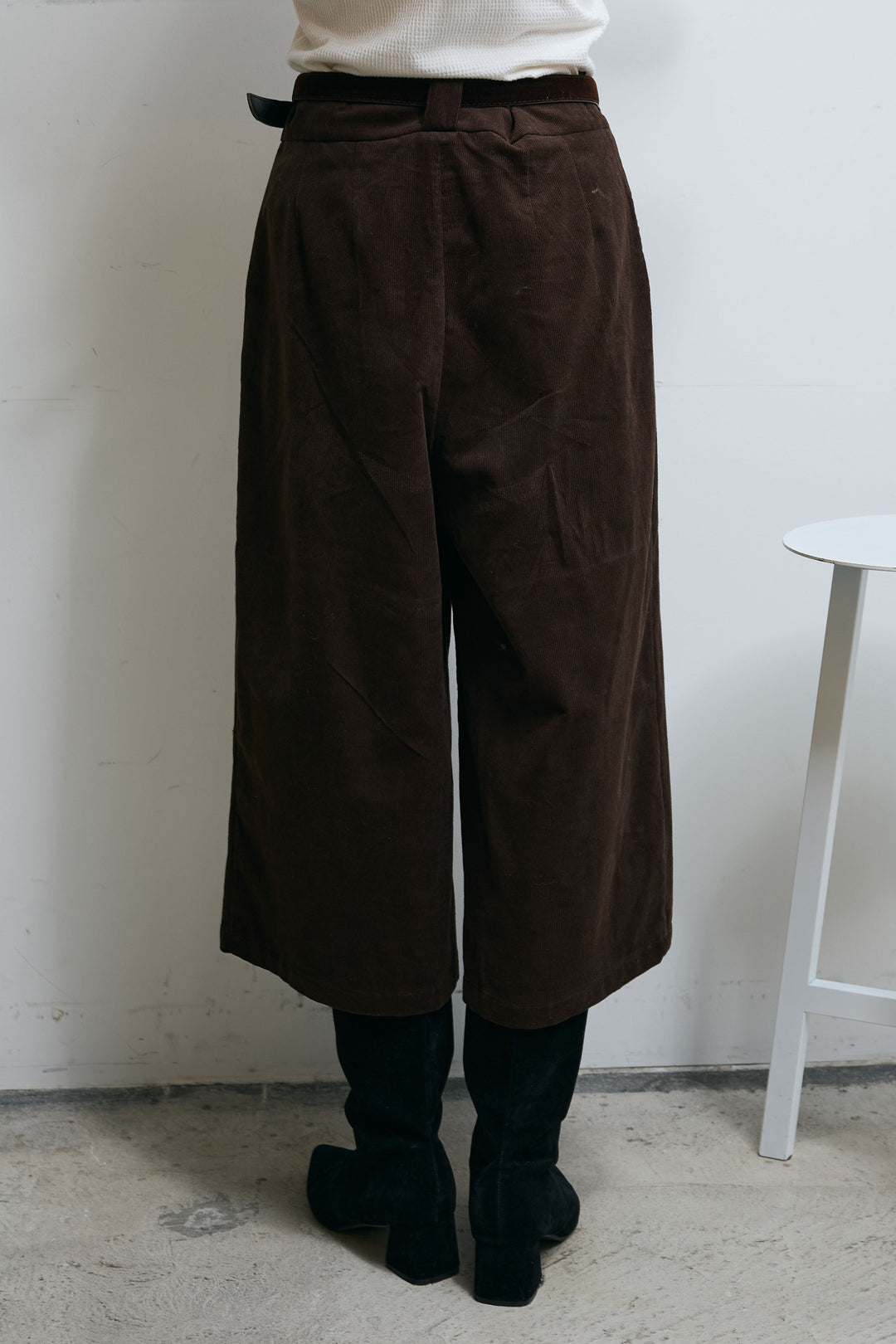 [予約]ベルト付き細畝コーデュロイショーツ