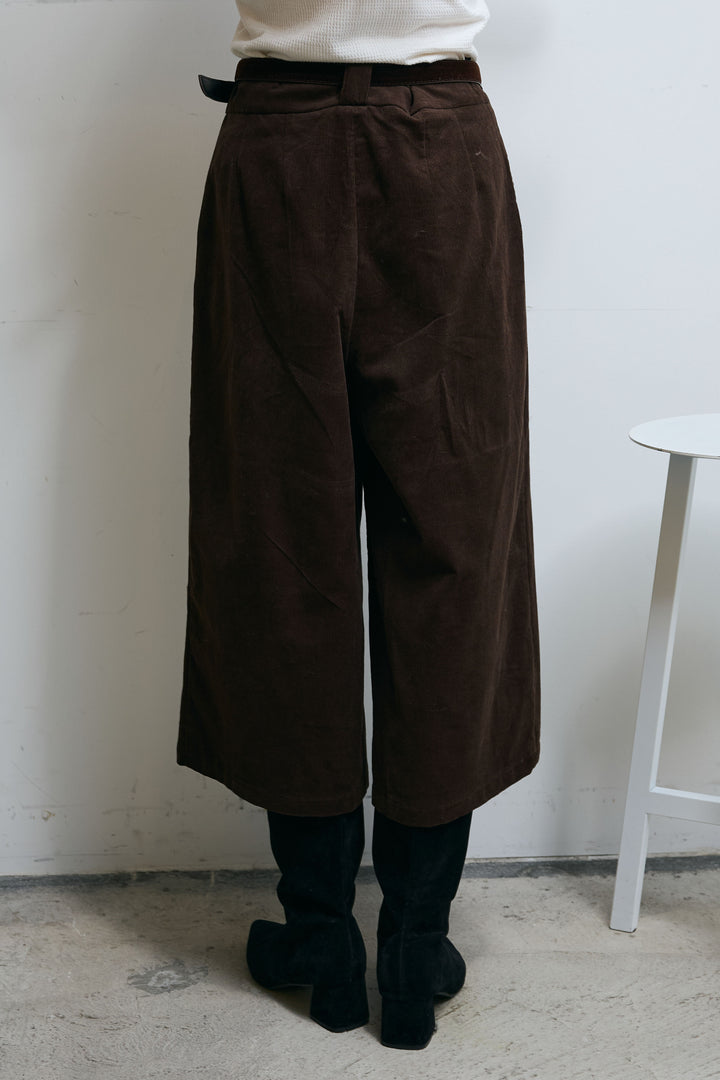 [予約]ベルト付き細畝コーデュロイショーツ