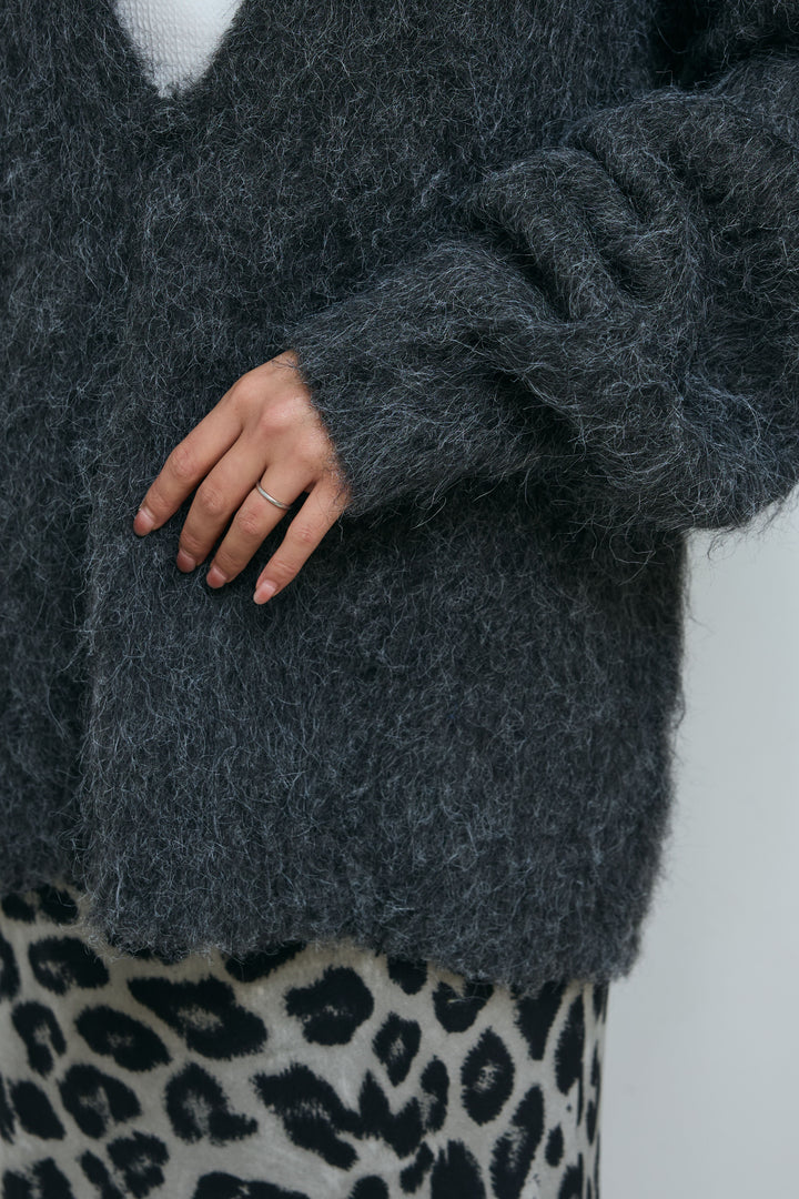 ミックスシャギー深Vニット