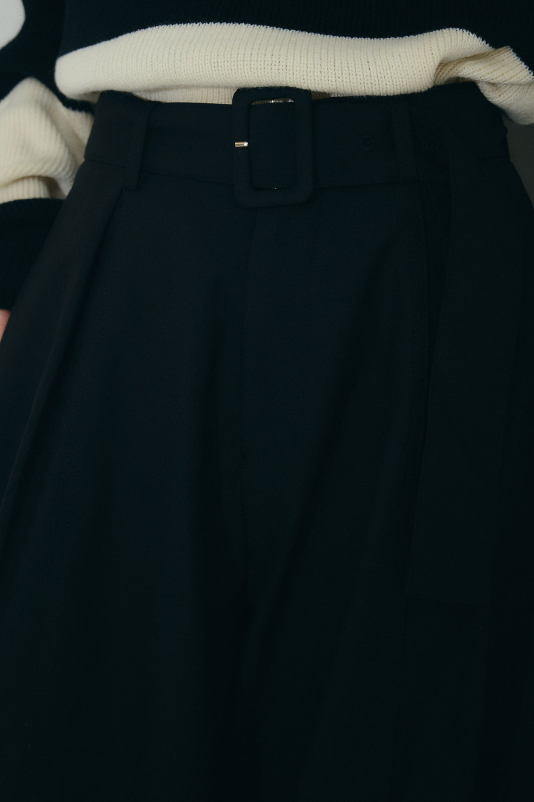 [予約/SET]ケーブルカットアウトニットTOP+ベルト付きコクーンワイドパンツ(2set)