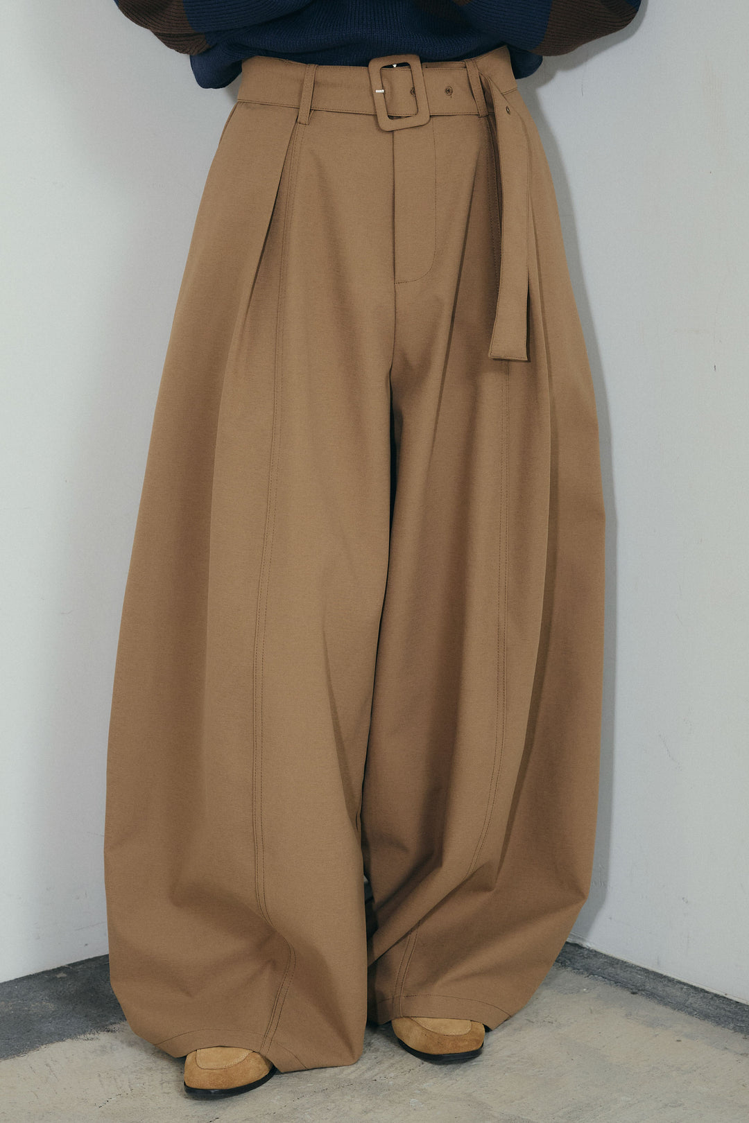 [予約]ベルト付きコクーンワイドパンツ