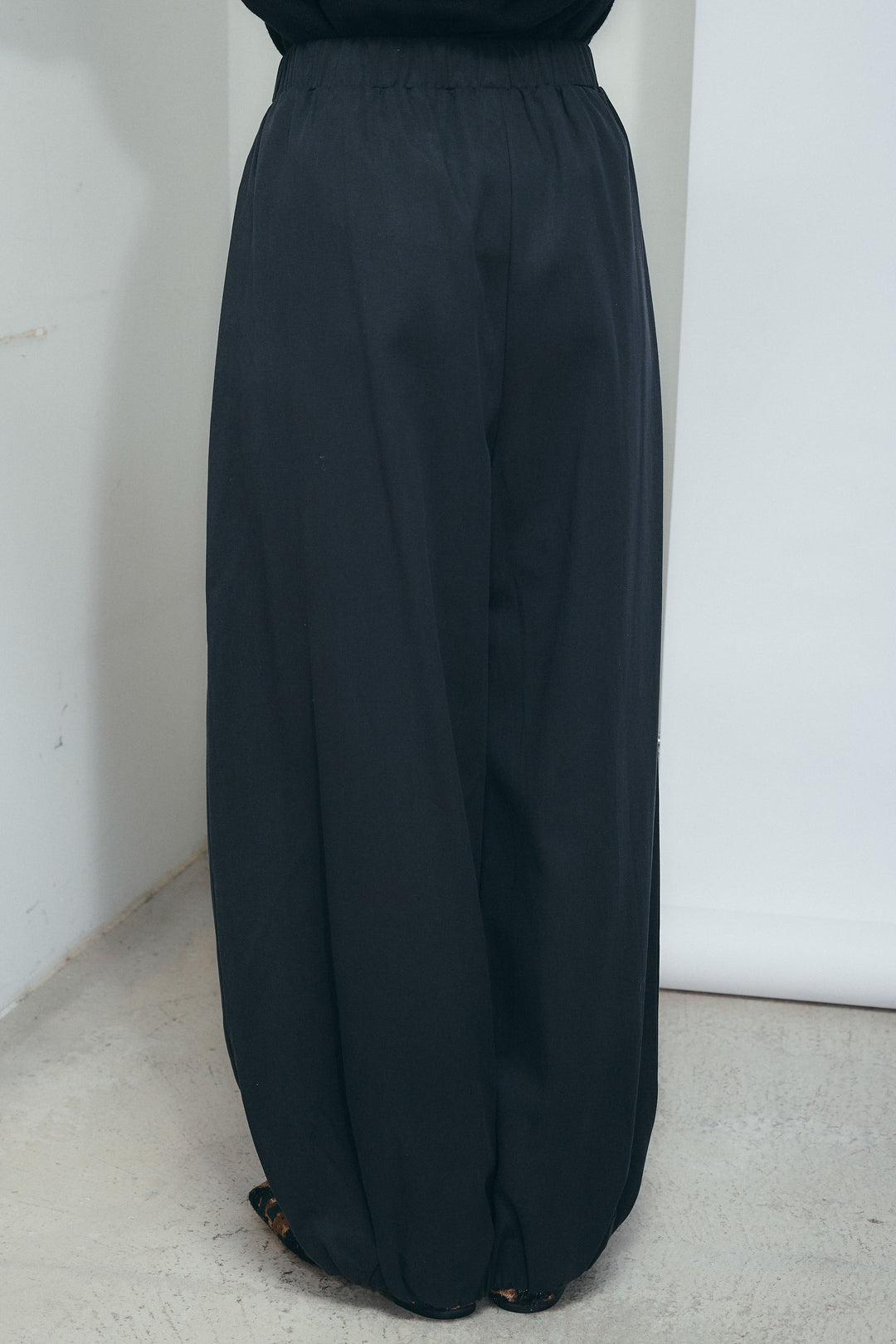 [予約/SET]エコファースタンドジレ+オフショルリブニット+バルーンパンツ(3set)