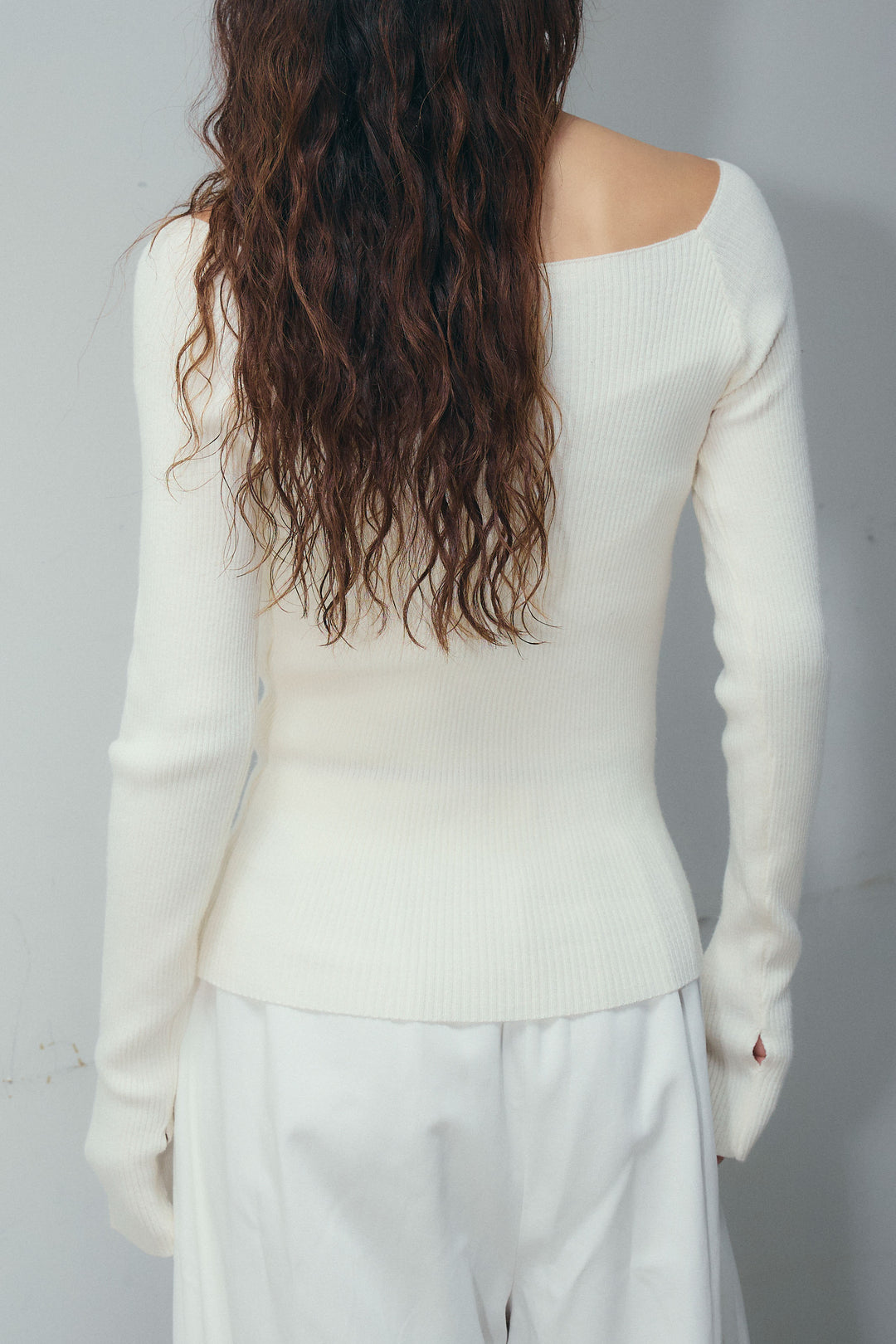 [予約/SET]エコファースタンドジレ+オフショルリブニット+バルーンパンツ(3set)