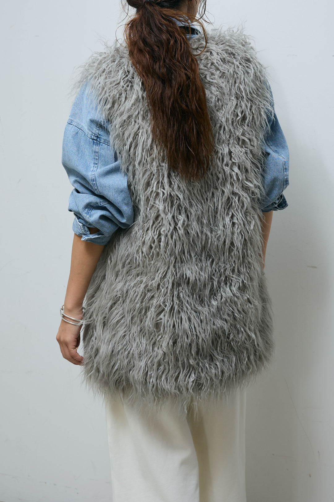 [予約/SET]フェイクシャギーファーベスト+オーバーサイズデニムシャツ+エフォートレススウェットパンツ(3set)