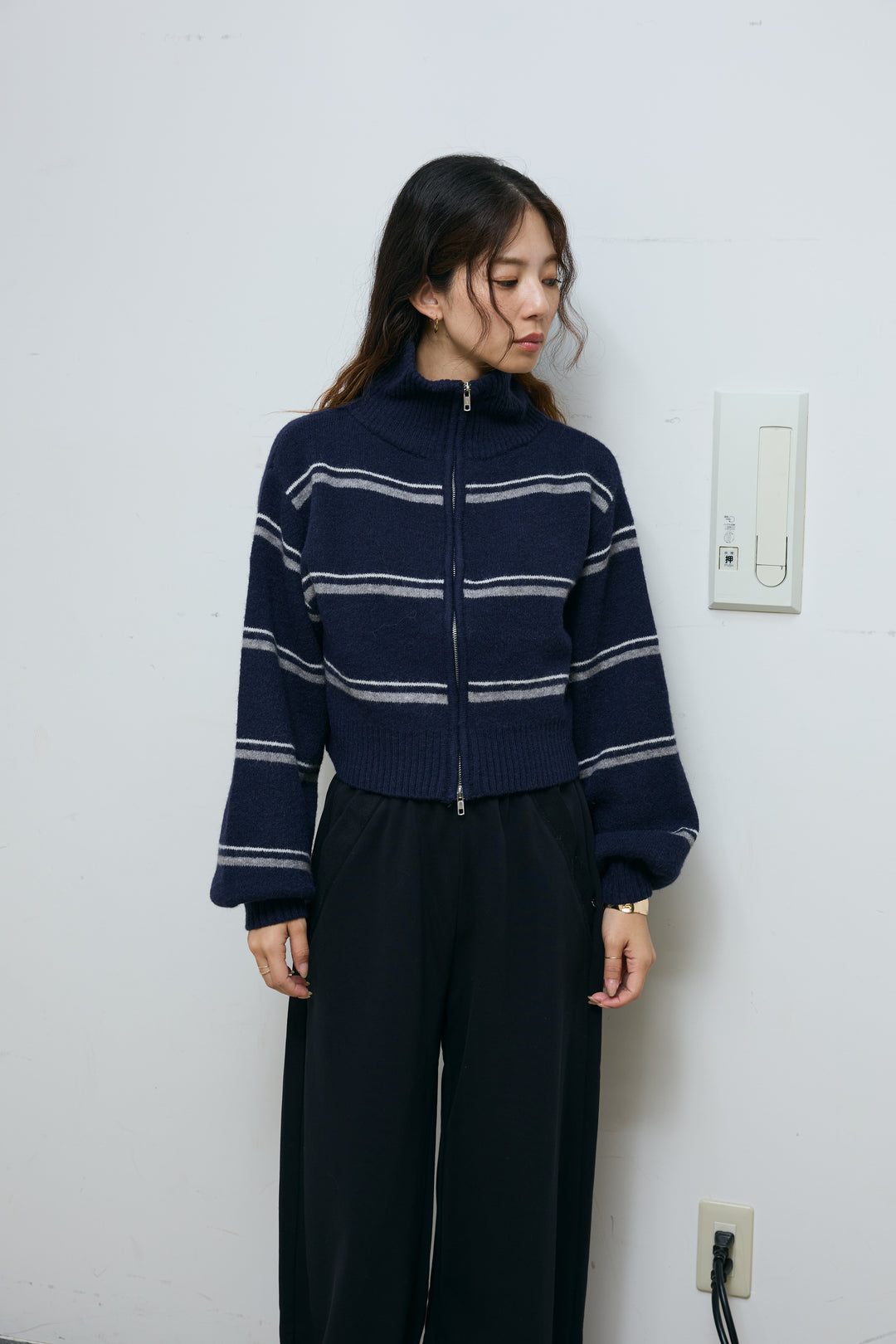 [予約]スタンドカラーボーダージップニット