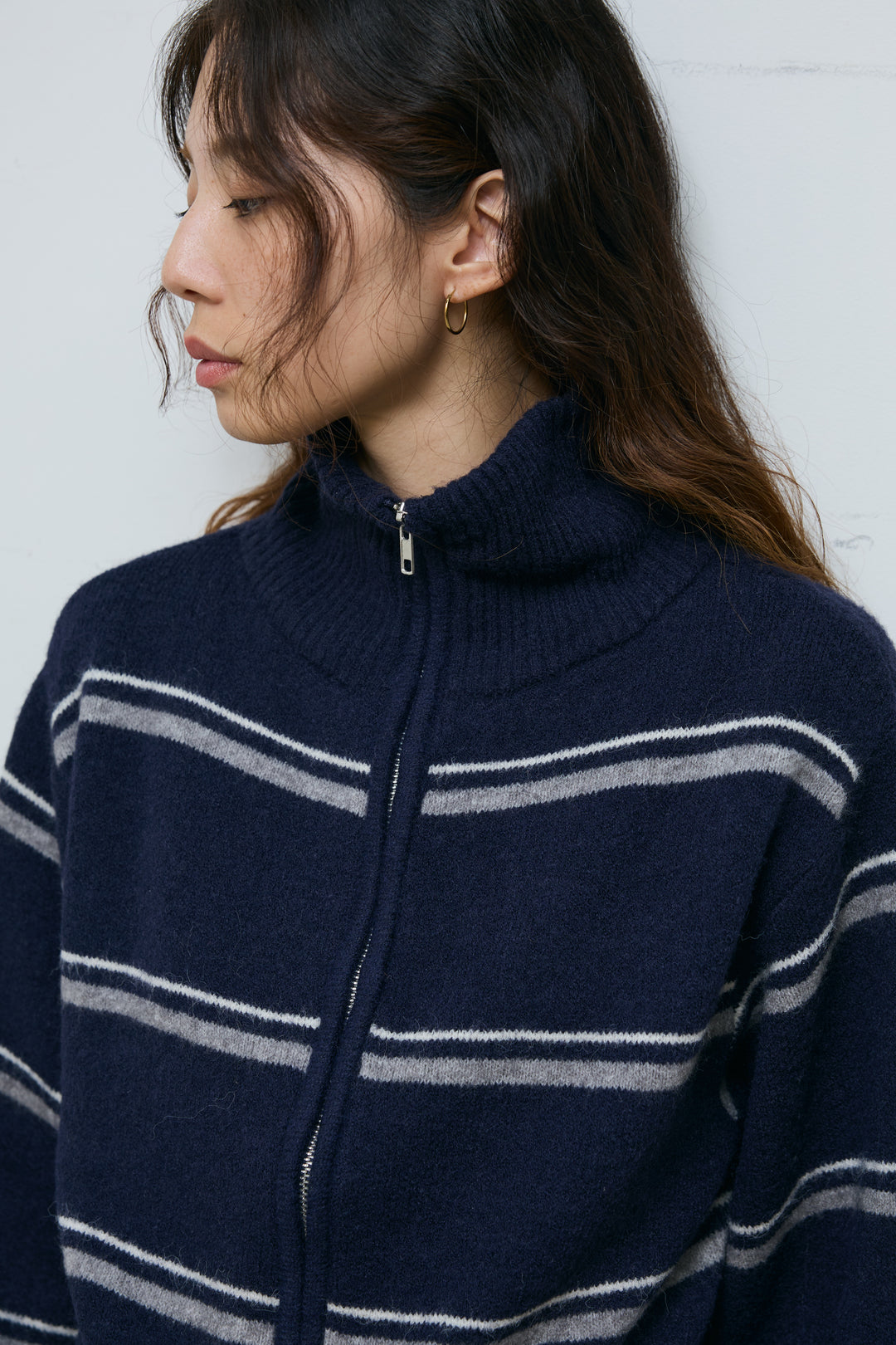 [予約]スタンドカラーボーダージップニット