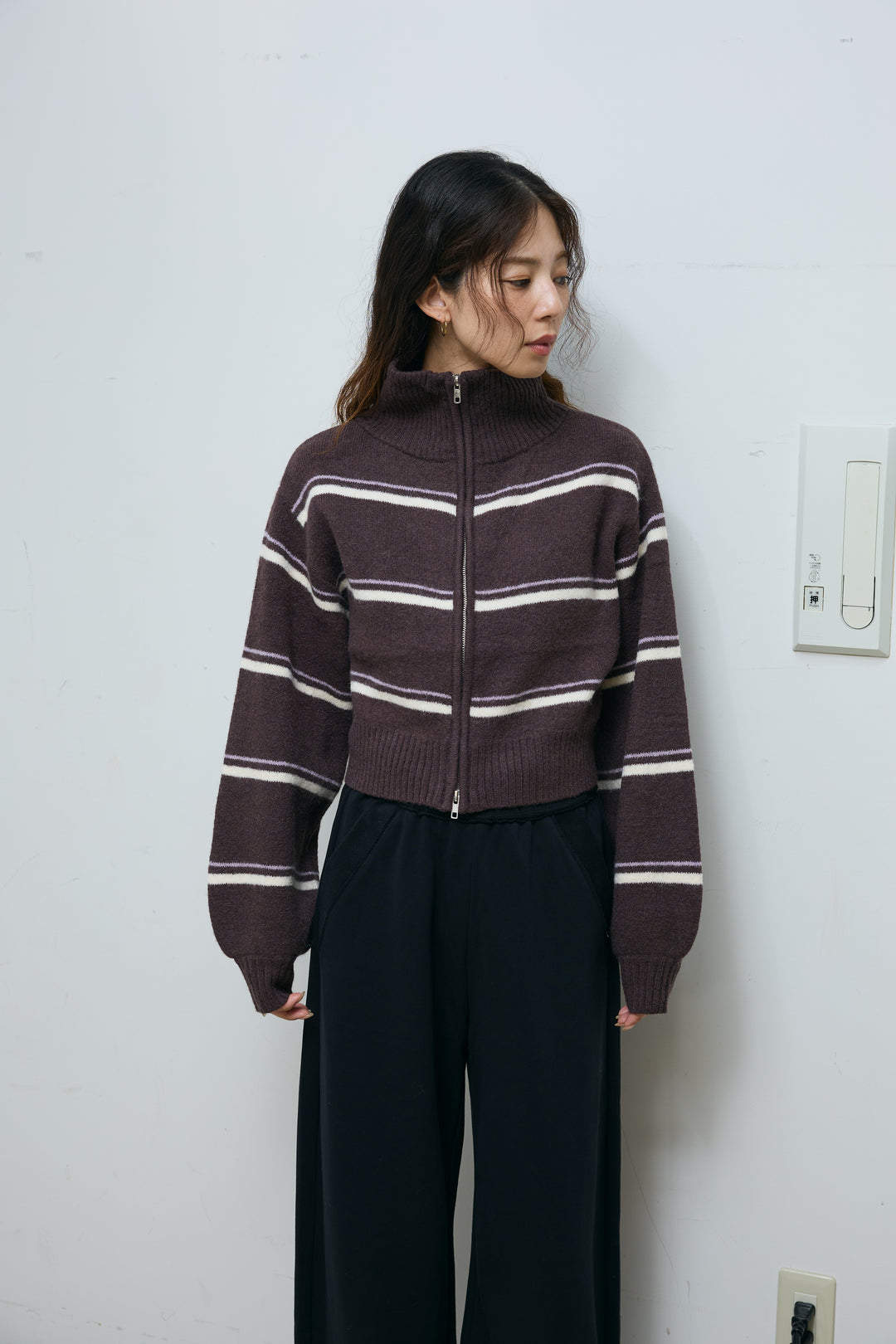 [予約]スタンドカラーボーダージップニット