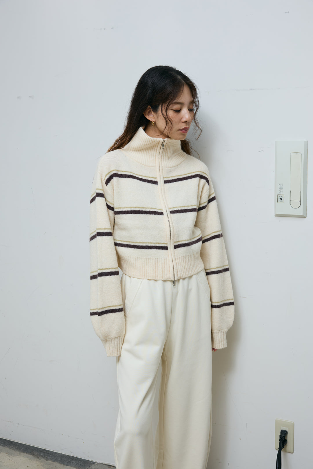 [予約]スタンドカラーボーダージップニット