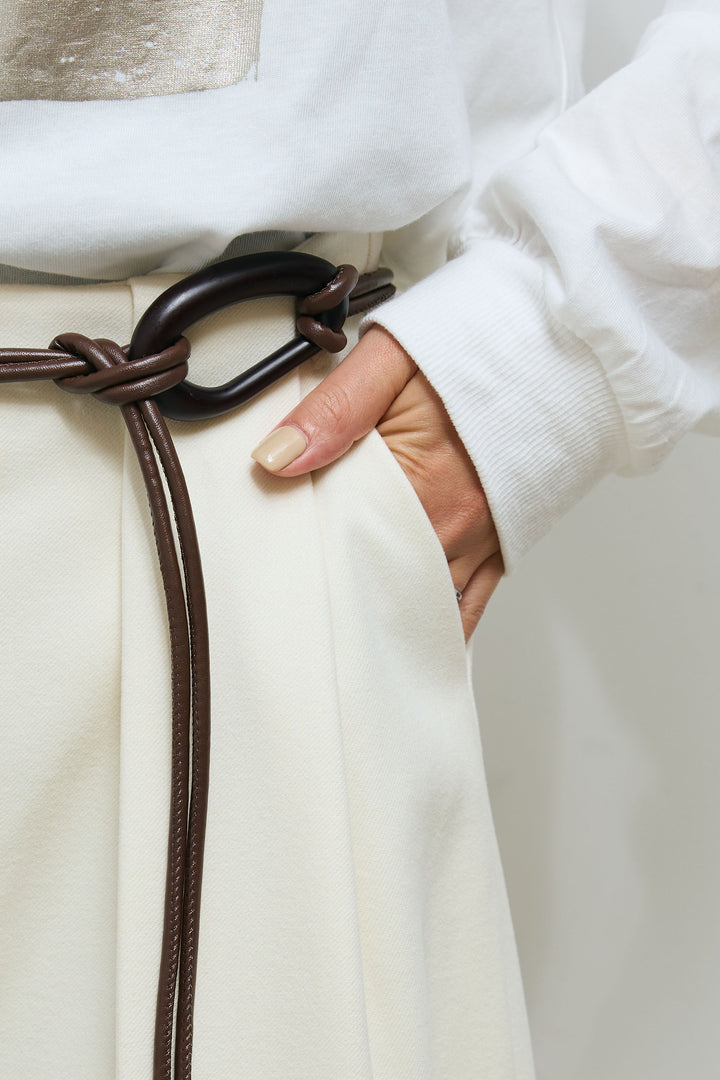 [予約]フェイクレザーベルト付きワイドタックパンツ