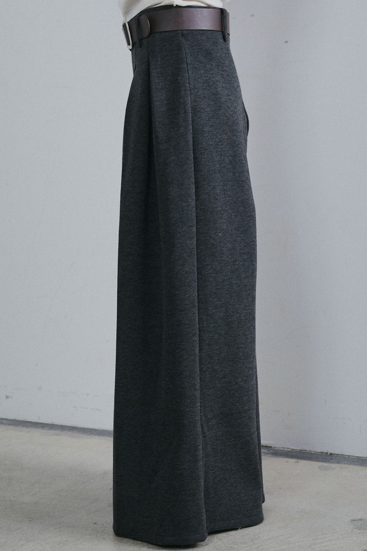 [予約/SET]アシンメトリーチュールオーガンジーニット+ベルト付きスゥイッチングタックパンツ(2set)