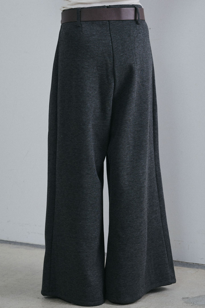 [予約]ベルト付きスゥイッチングタックパンツ