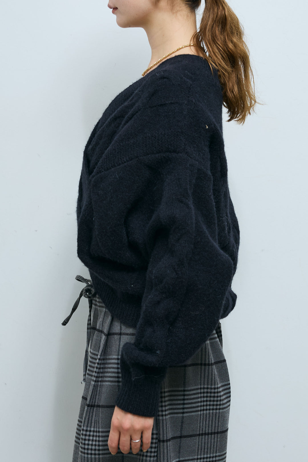 [予約/SET]カシュクールケーブルショートニット+フロントジップストラップデザインデニムサロペット(2set)