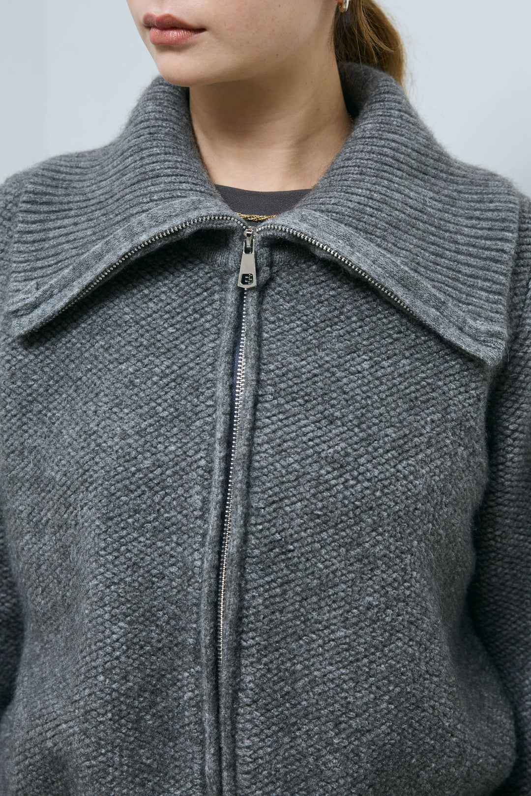 [予約]ハイネックジップアップニット