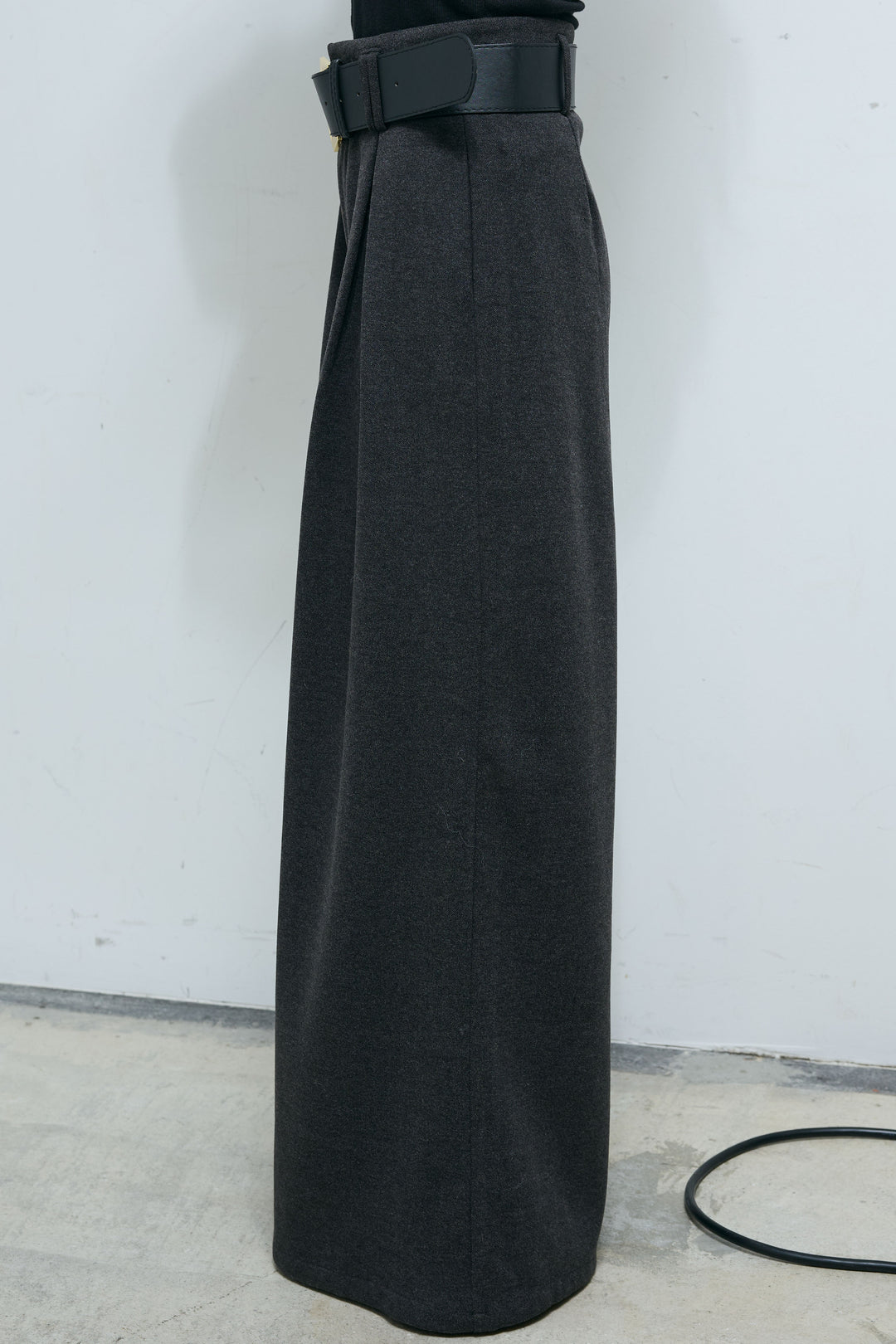 [予約]ベルト付きリバースタックパンツ