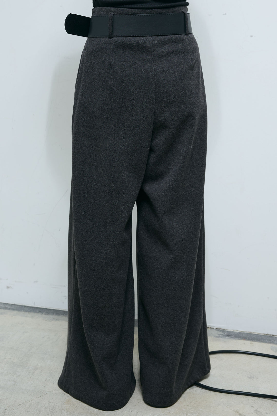 [予約]ベルト付きリバースタックパンツ