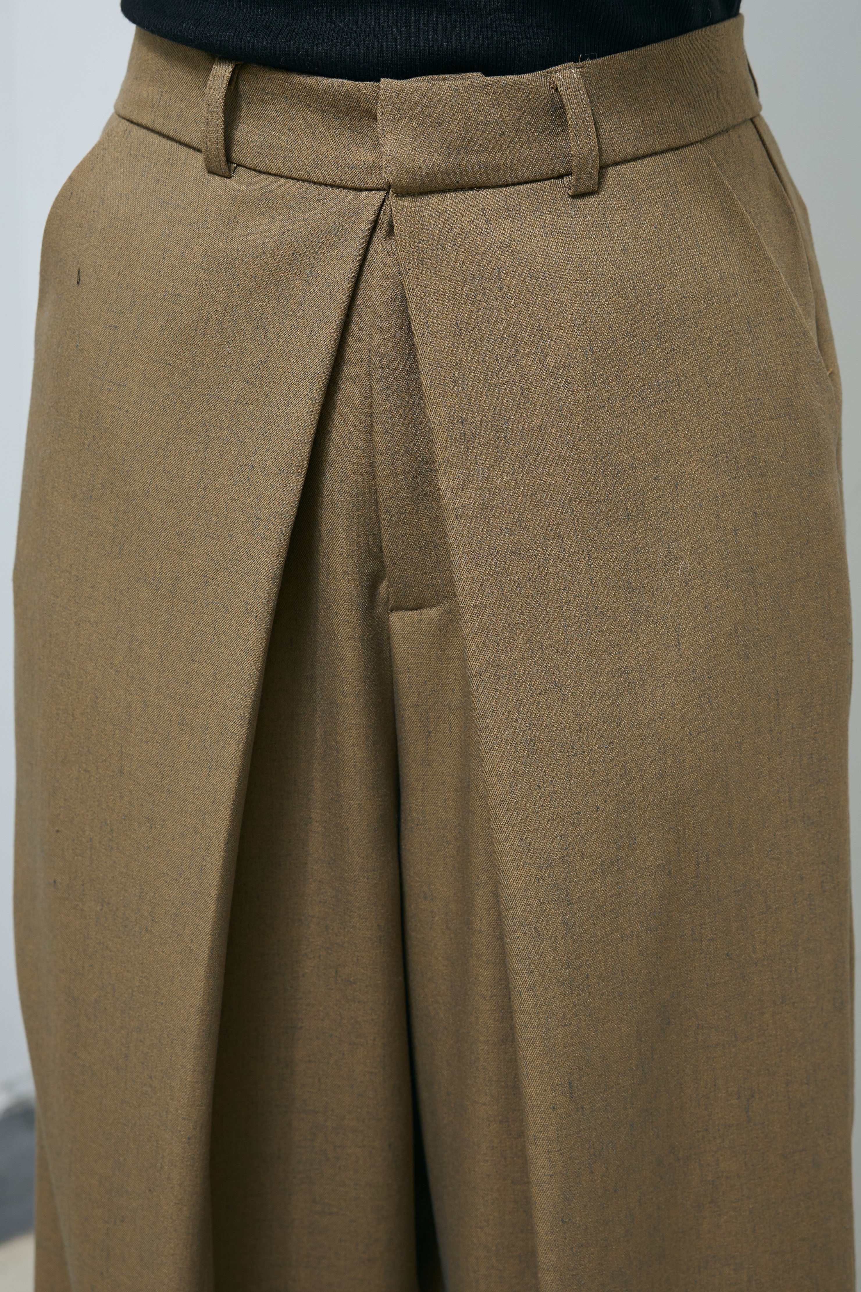 予約]フロントワイドタックネップ入ワイドパンツ – IAMALPHA