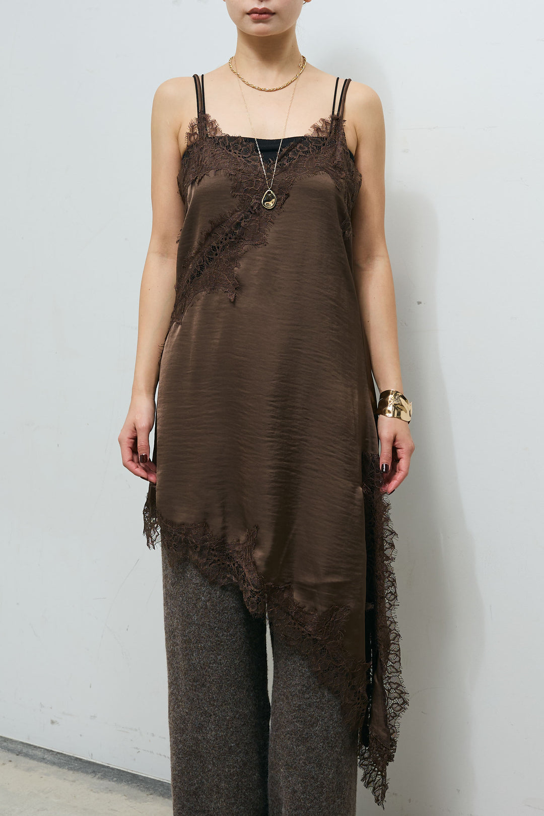 [予約]アシンメトリーレースロングキャミ