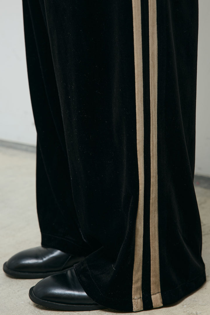 サイドラインベロアリラックスパンツ