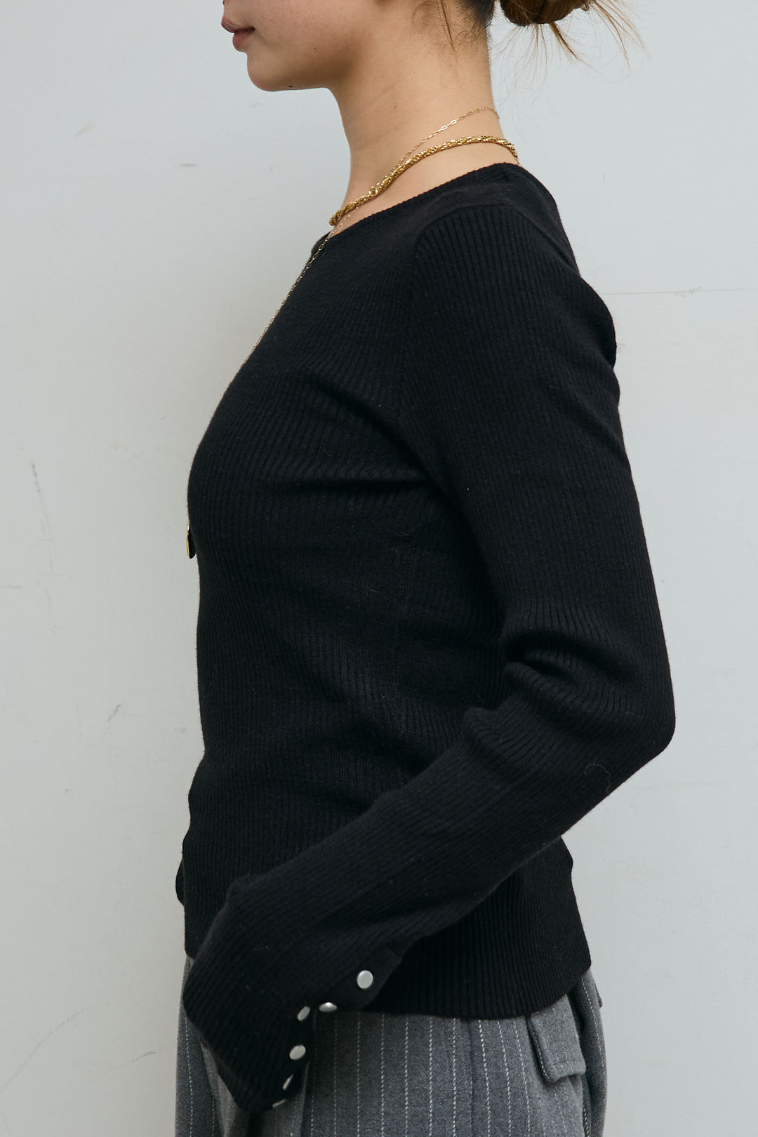 [予約]釦ボタンクルーネックリブニット