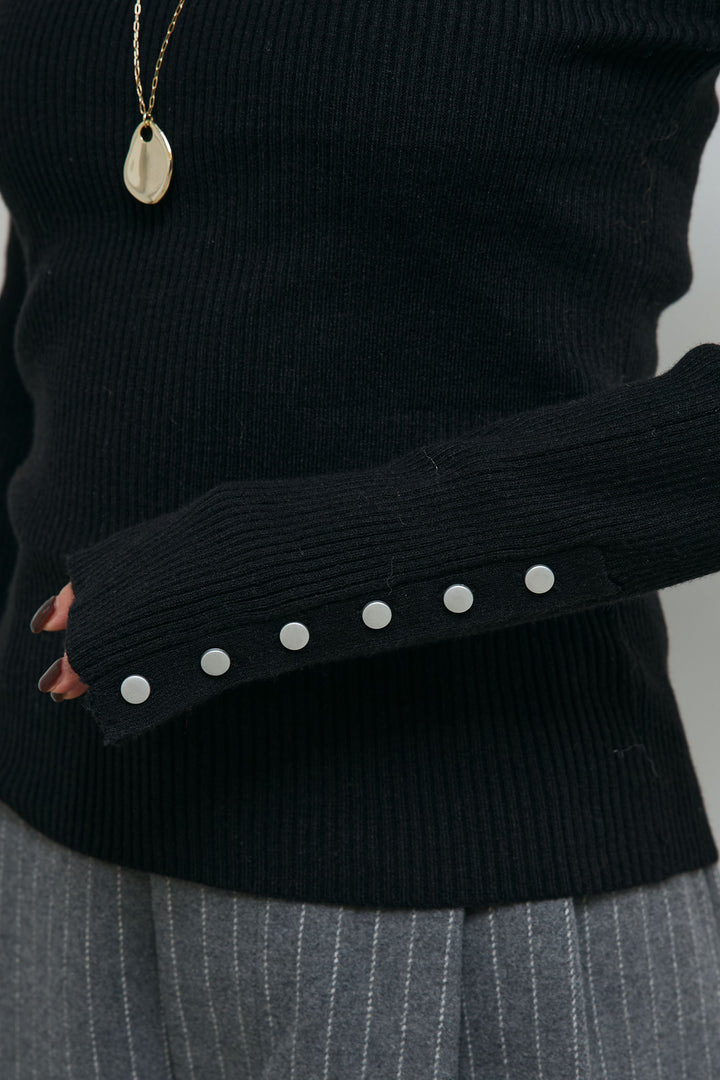 [予約]釦ボタンクルーネックリブニット