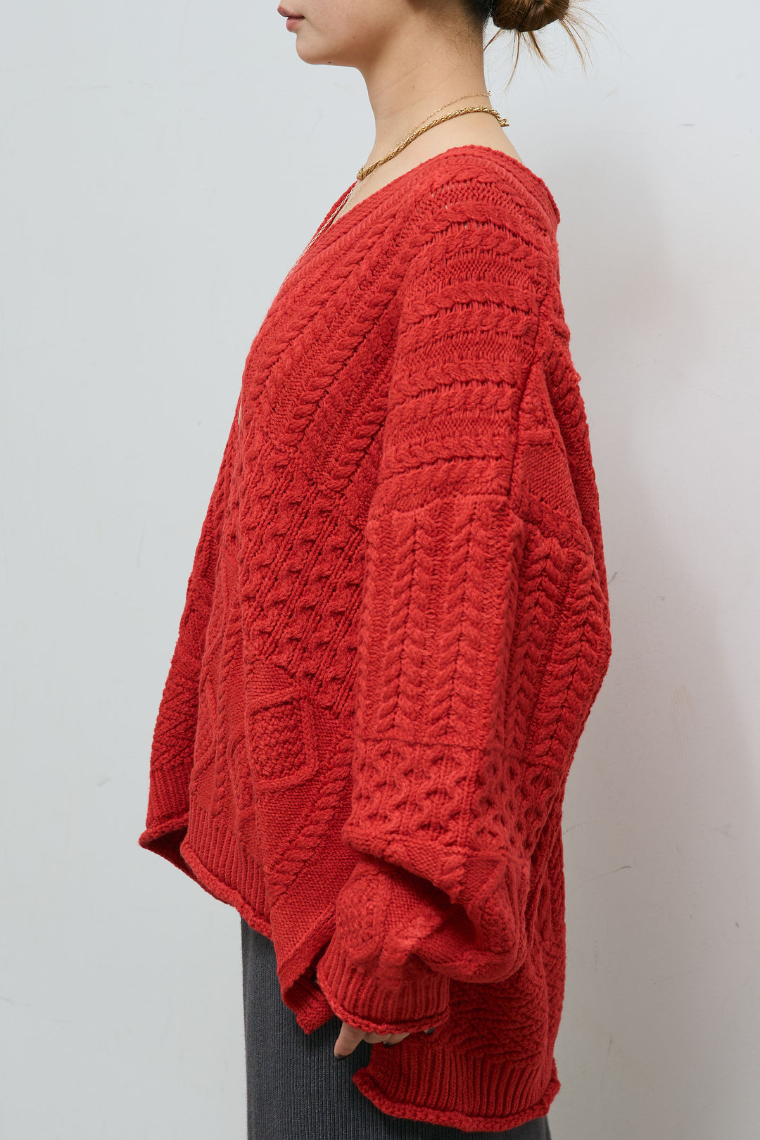 [予約]ケーブルVニットセーター