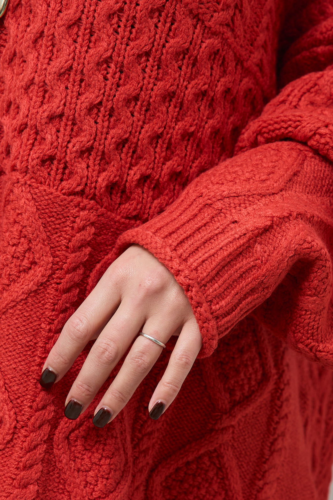 [予約]ケーブルVニットセーター