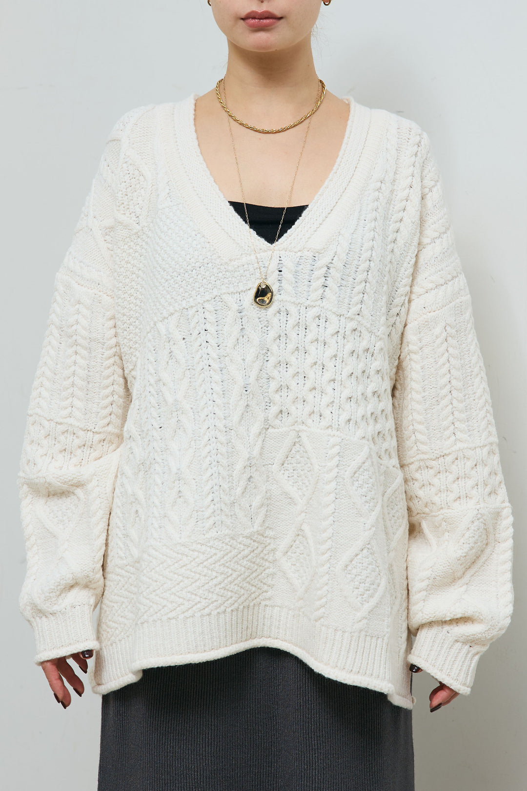 [予約]ケーブルVニットセーター