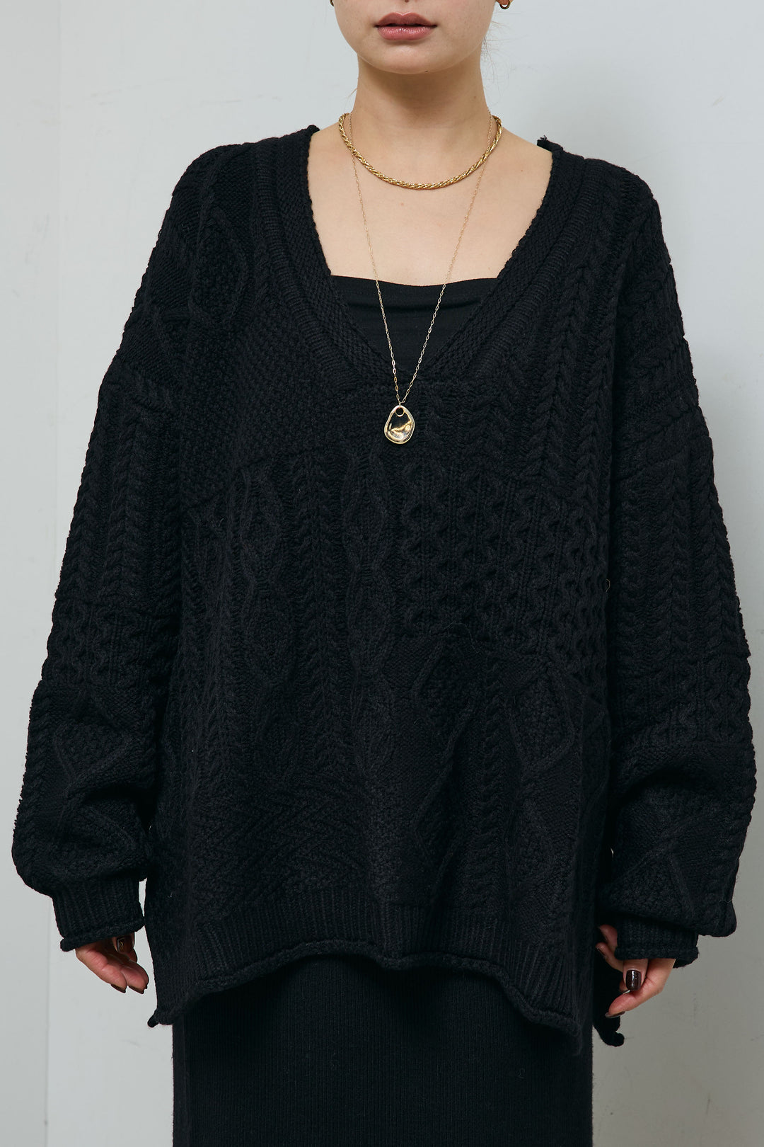 [予約]ケーブルVニットセーター