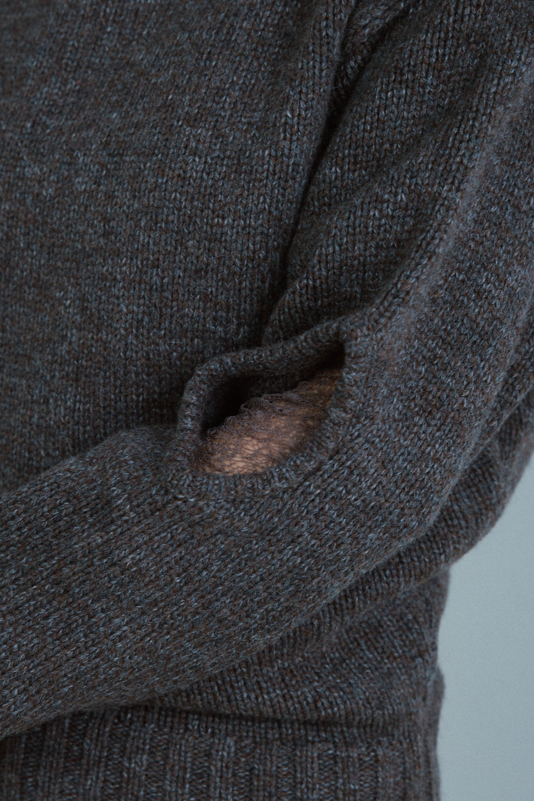 [予約]エルボーホールニット