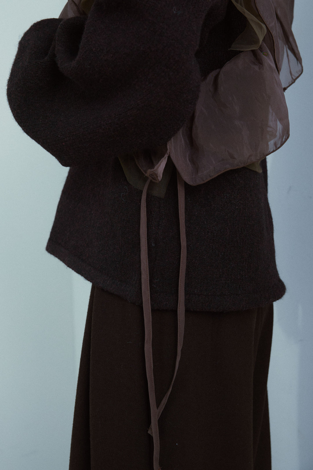 [予約]アシンメトリーチュールオーガンジーニット