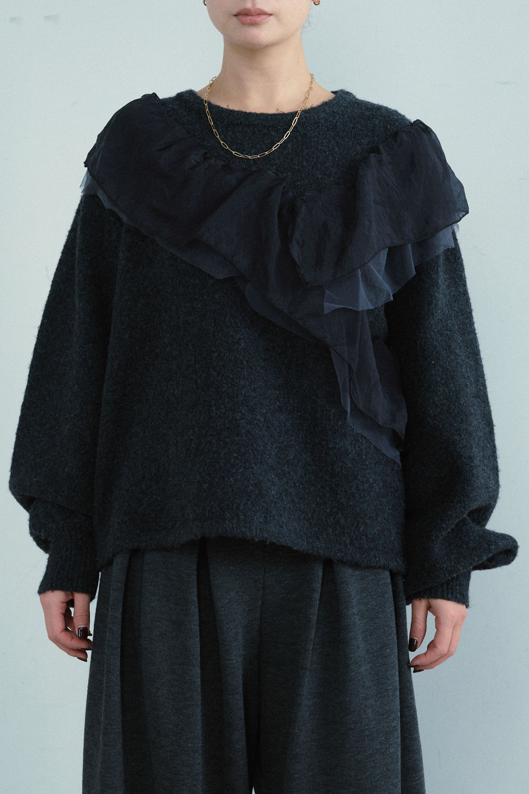 [予約]アシンメトリーチュールオーガンジーニット