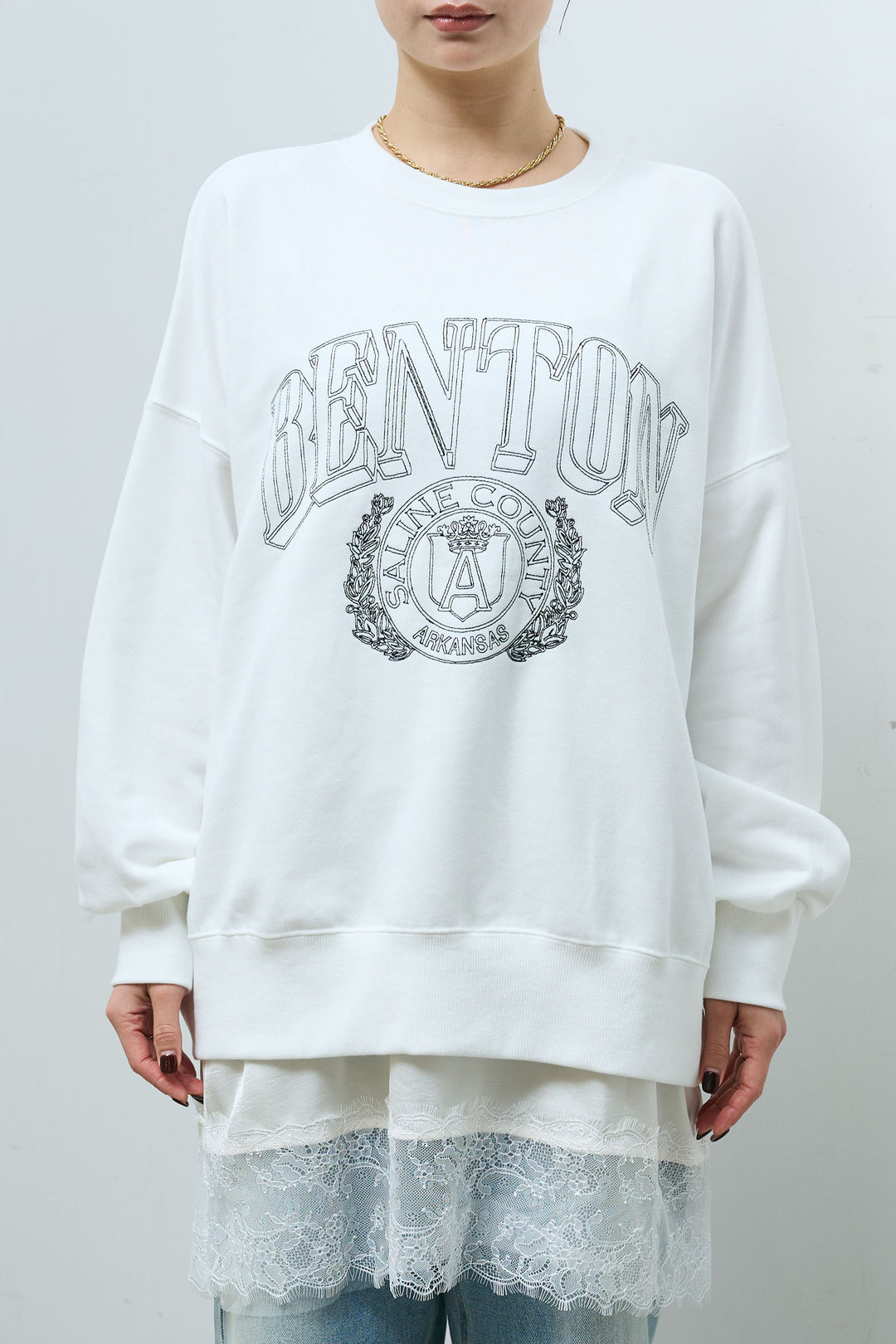 [予約/SET]カレッジロゴ刺繍スウェット+レースキャミ+ウエスト切り替えストレートデニム(3set)