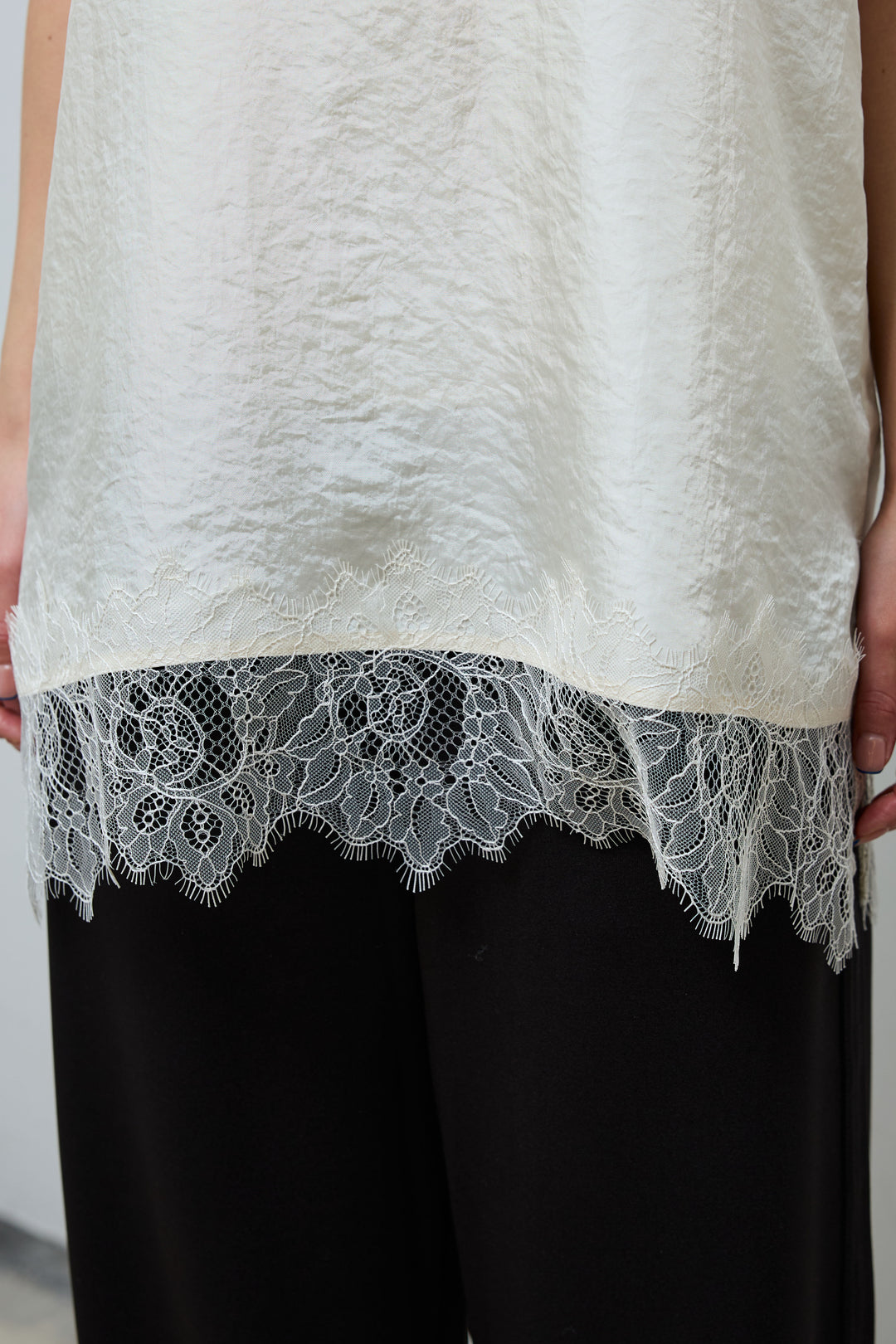 [予約/SET]起毛シャギーカーディガン+サテンレースキャミソール+スウェット切り替えデニムパンツ(3set)