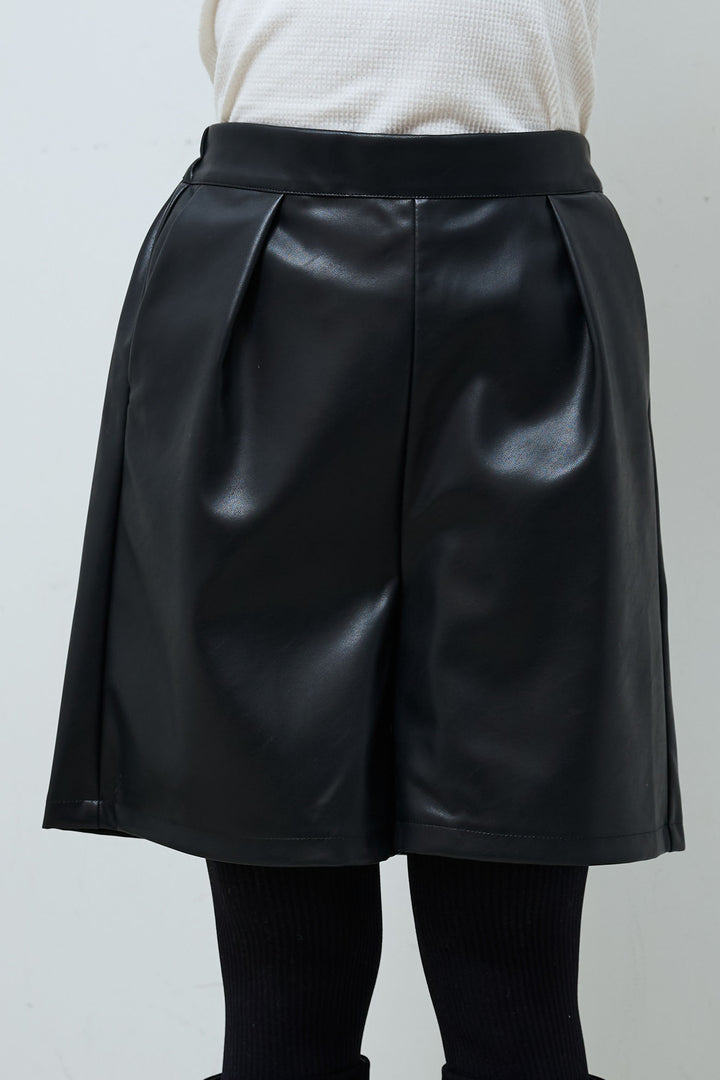 [予約]ストレッチフェイクレザーハーフパンツ