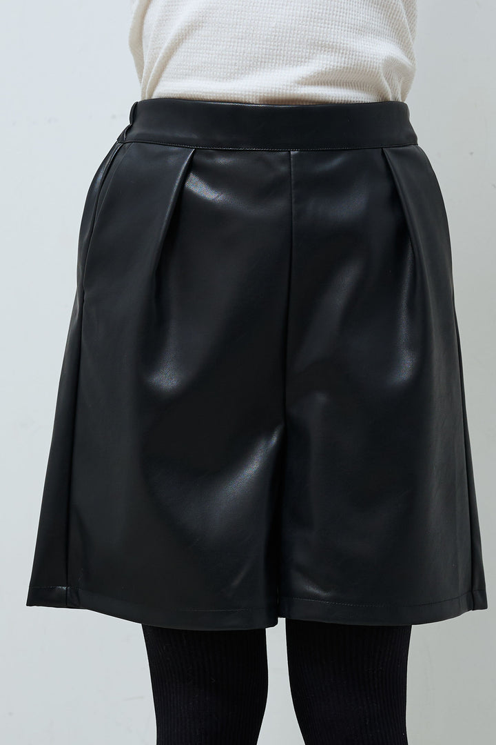 [予約]ストレッチフェイクレザーハーフパンツ
