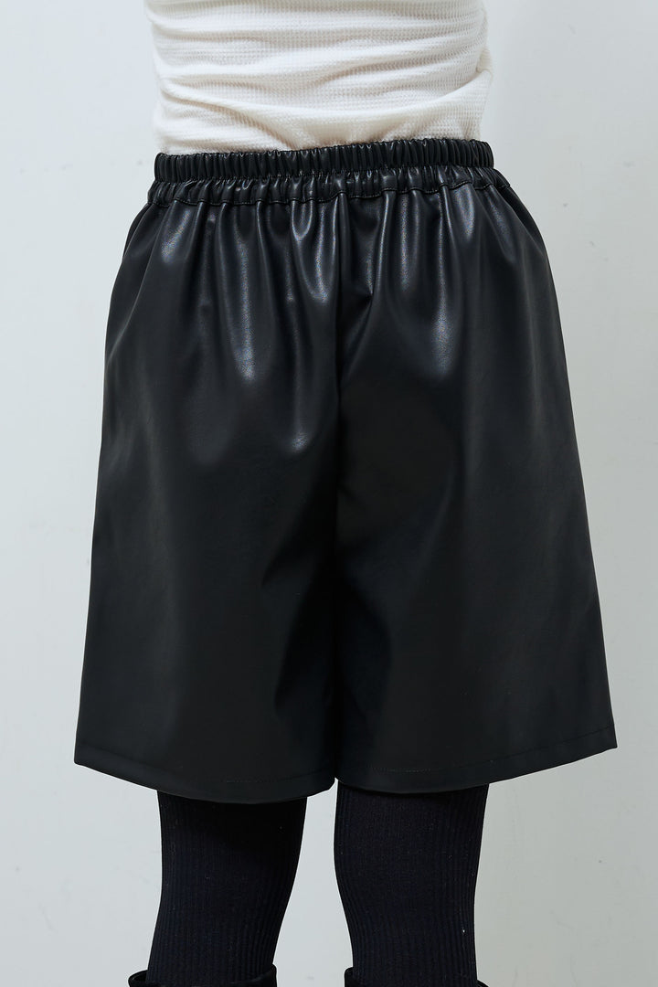 [予約]ストレッチフェイクレザーハーフパンツ
